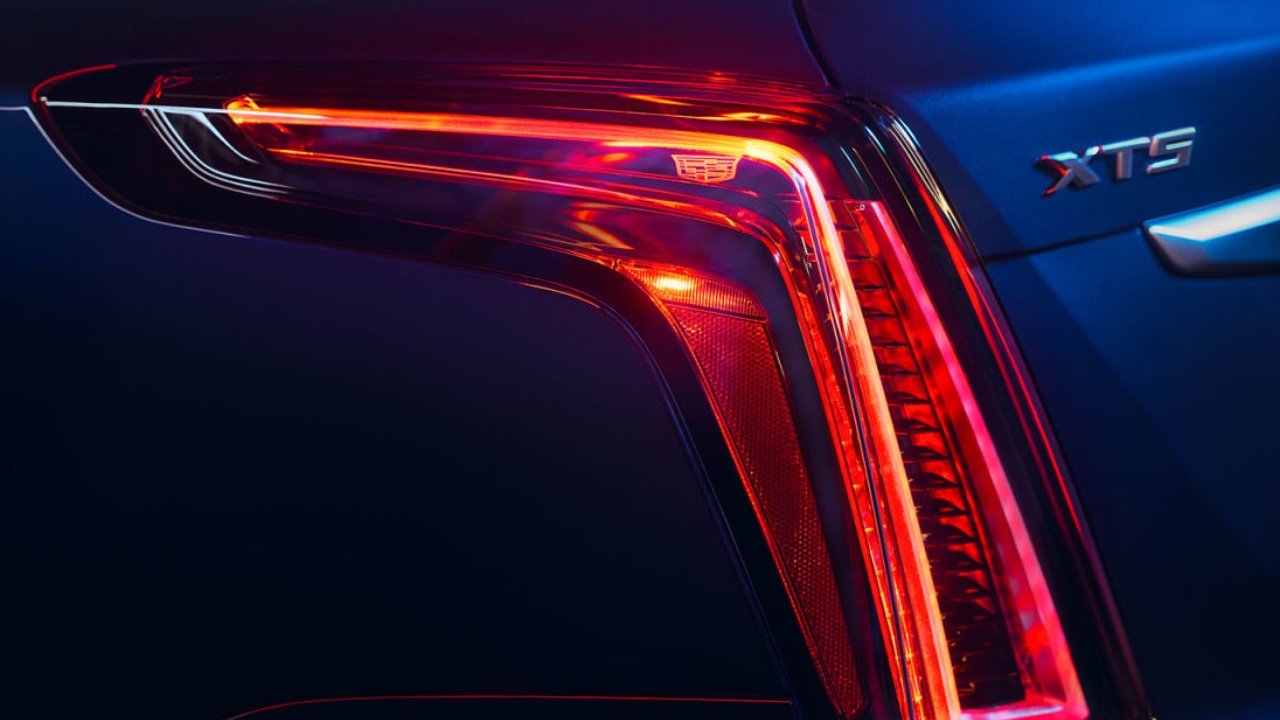 Prices and Specifications for Cadillac XT5 2024 in UAE Autopediame